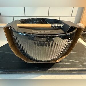 NEW Signature Housewares 27oz Ramen Noodle Bowl with Chopsticks Ceramic Black